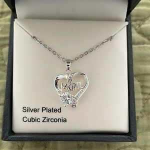 Silver chain with mom heart pendant